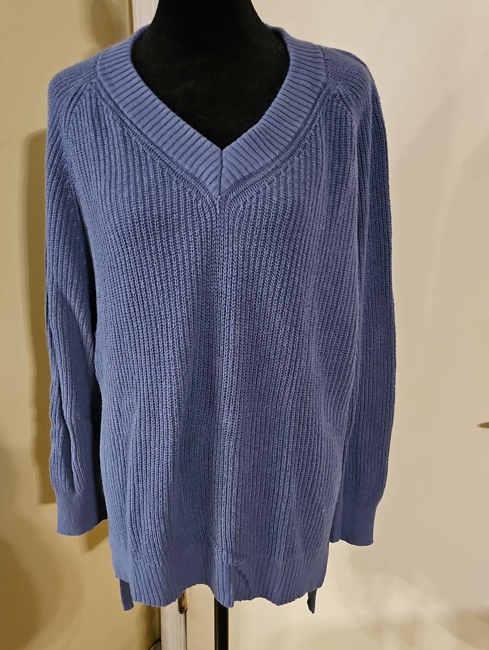 Soho Jeans NY&C Ribbed Knit V-Neck High-Low Sweater M